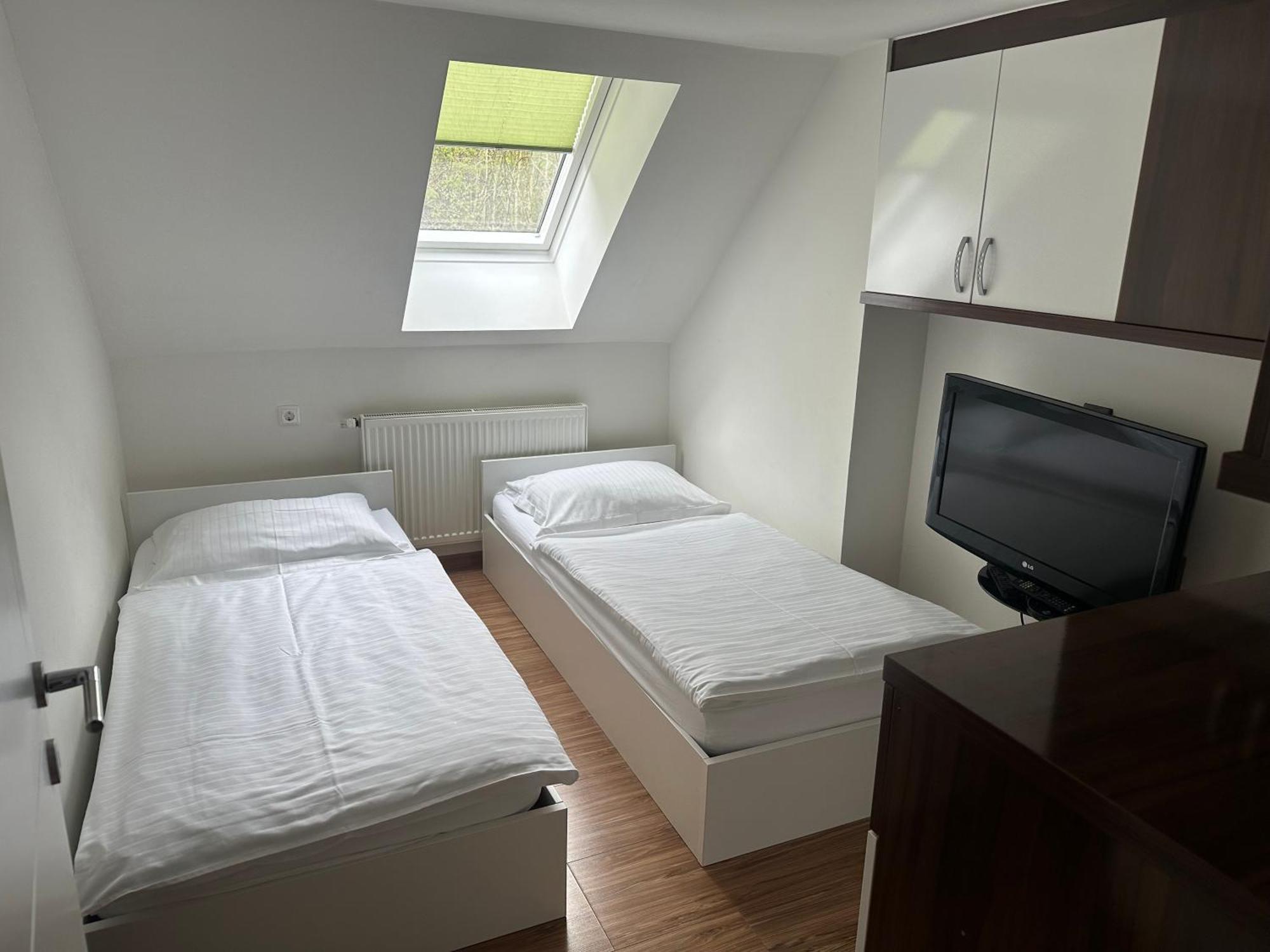 Domacija Vodnik & Apartments Cerklje na Gorenjskem Luaran gambar