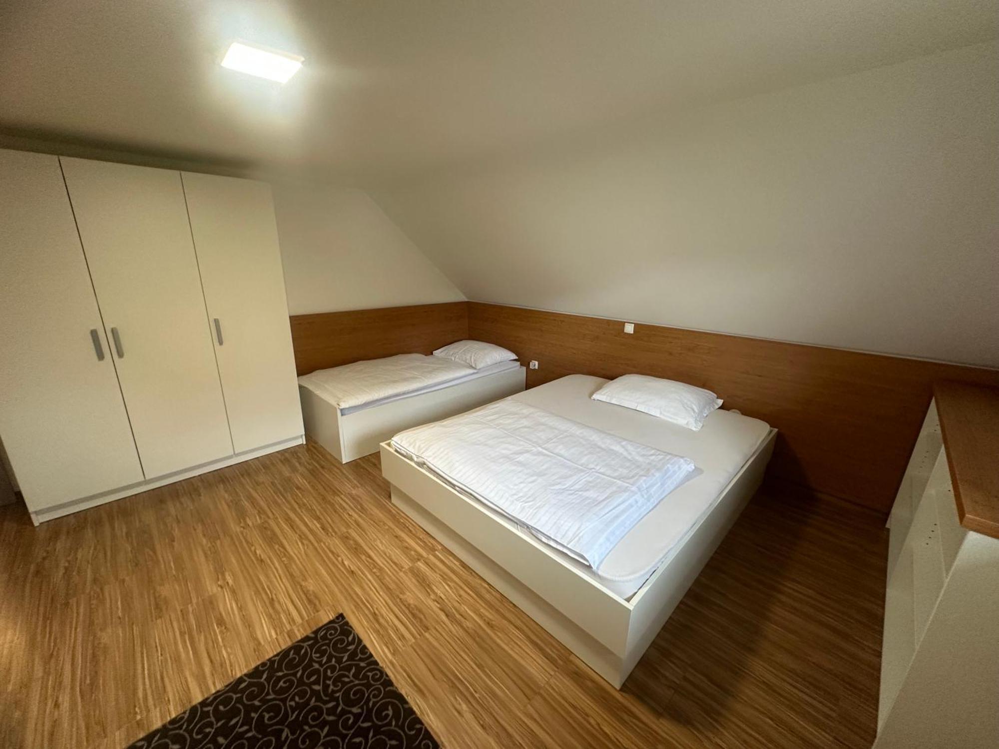 Domacija Vodnik & Apartments Cerklje na Gorenjskem Luaran gambar