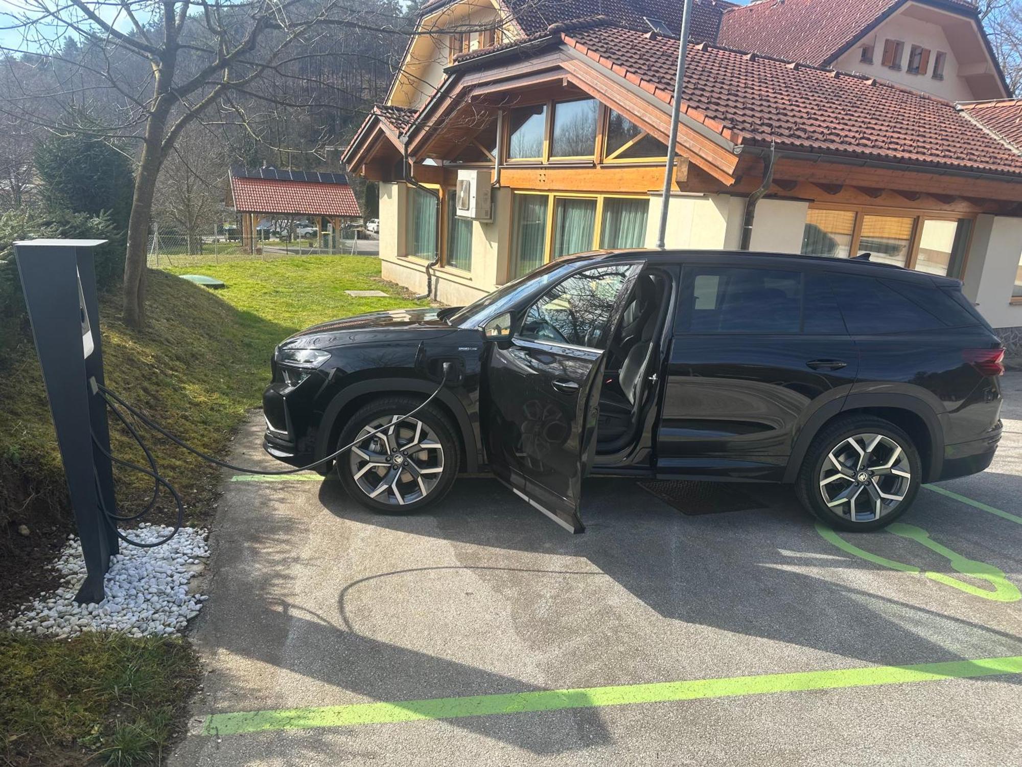 Domacija Vodnik & Apartments Cerklje na Gorenjskem Luaran gambar