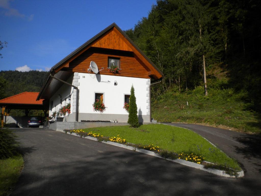 Domacija Vodnik & Apartments Cerklje na Gorenjskem Bilik gambar