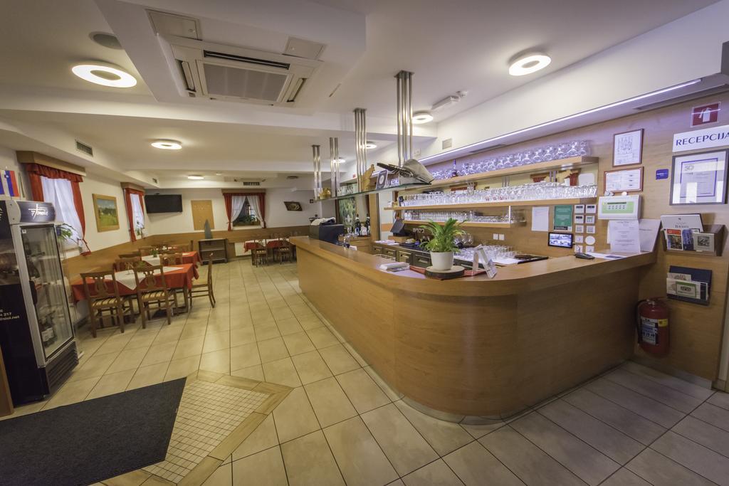 Domacija Vodnik & Apartments Cerklje na Gorenjskem Luaran gambar