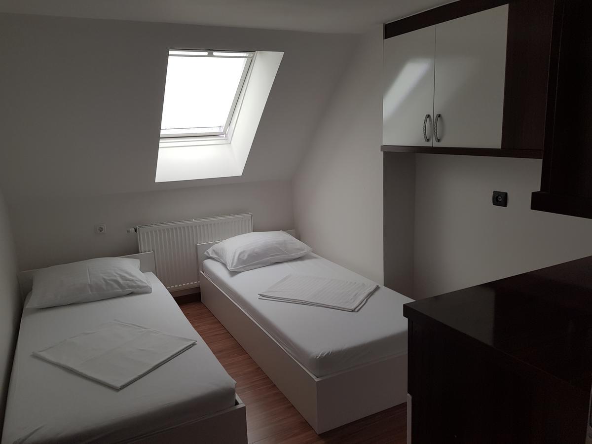 Domacija Vodnik & Apartments Cerklje na Gorenjskem Luaran gambar